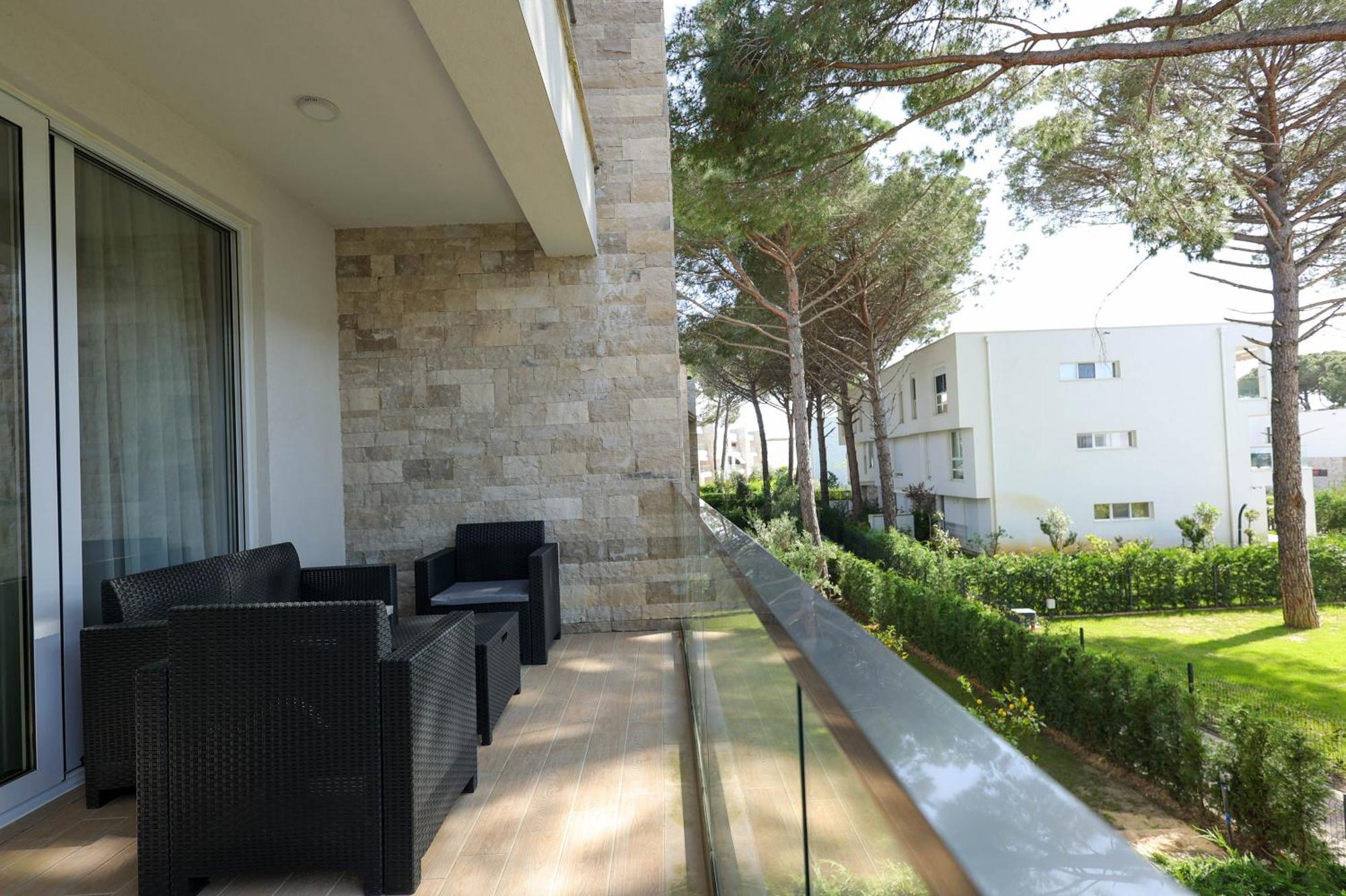 Sanpietro Vacation Apartments Durrës Buitenkant foto