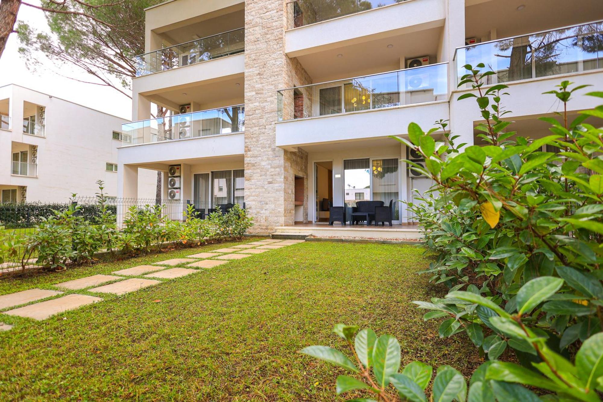 Sanpietro Vacation Apartments Durrës Buitenkant foto