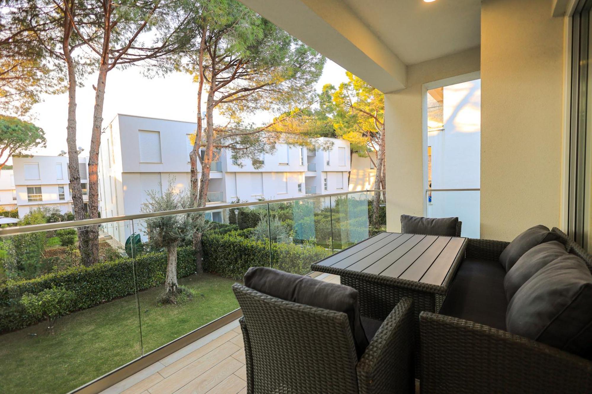 Sanpietro Vacation Apartments Durrës Buitenkant foto
